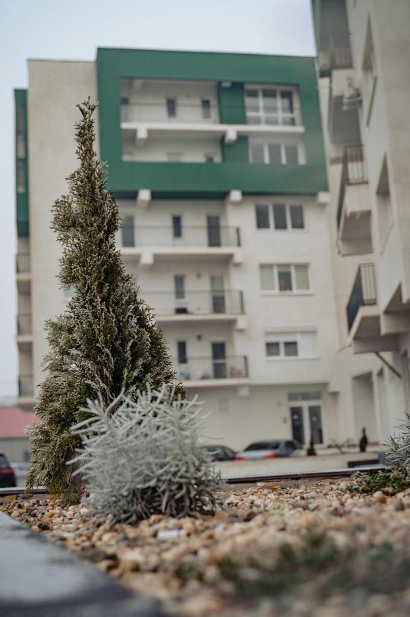 Turcoazlux Apartments Орадя Экстерьер фото